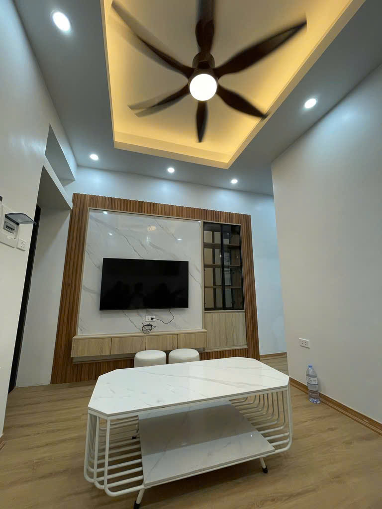 Cho thuê nhà Tập thể tầng 1 nguyễn Trãi 50m2, 2 ngủ, 8 Triệu vào ngay đóng 2 cọc 1 - Ảnh chính